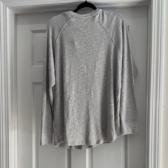 NWT American Eagle Cozy & Super Soft Gray Long Sleeve Women's Top - Picture 8 of 8